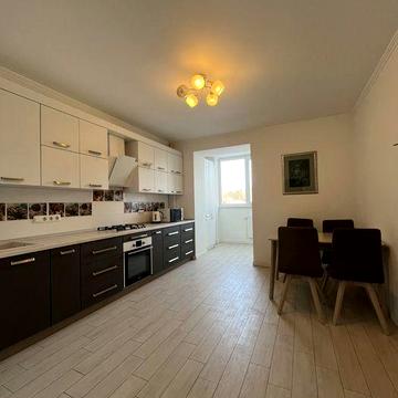 Район озера,парку,новобудЖК-закритого типу,укомплектована.