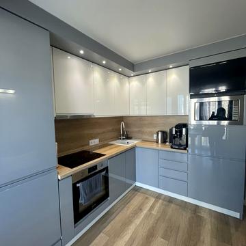 Приозерна вул., 2-Б