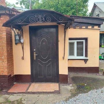 Продам частину будинку в центрі міста