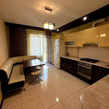 Продаж 2к квартири по вул. Зарічанська