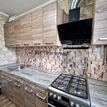 Продається 2-кімнатна квартира на Богунії.