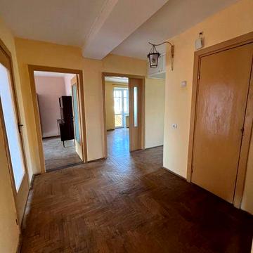 Знаю 4 кім квартиру біля Дастора