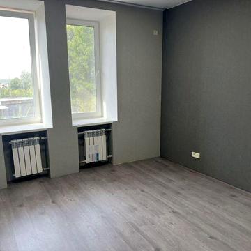 Розкішна сталінка на Карачунах