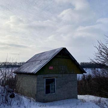 Дача на березі Булатецького ставка, приватизована.