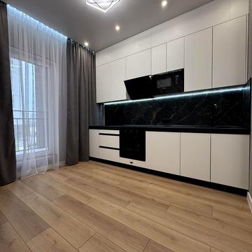 Однокімнатна квартира на Краснова, новий ремонт, вид на іподром та у двір