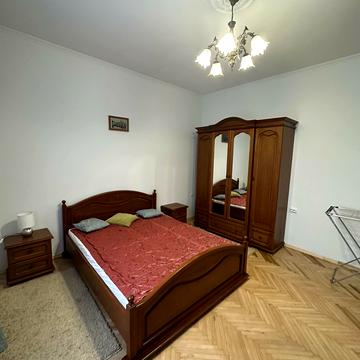 Вячеслава Чорновола просп. (), 55