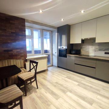 Бічна Гайова вул., (Будинок 1)