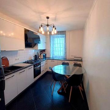 Продаж 3 кім кв на Корбутівці