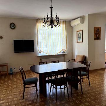 Продам 4к.кв.ул.В.Винниченка(Куйбышева)д.4, 156м2,3/6, 200.000у.е