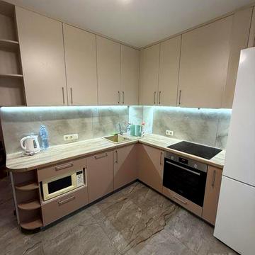 Сдам 2 ком кв 5/16 метро Студенська