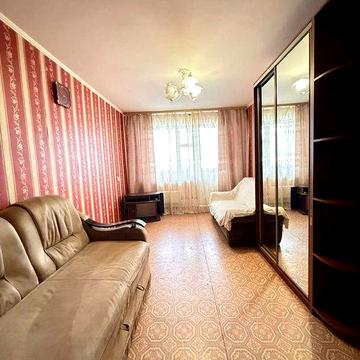 Здається в оренду 1-кімнатна видова квартира на Митниці