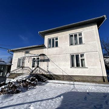 Продам гарний будинок у м. Кіцмань