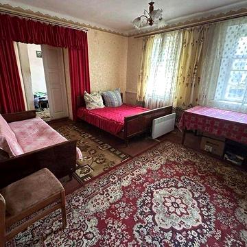 Продам частину будинку на бл. Старому місті, 3 сотки