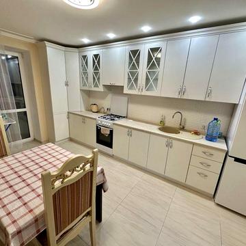 Оренда однокімнатної просторої квартири в центральній частині міста.