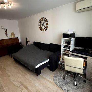 Здається в оренду дуже простора і тепла квартира Володимира Івасюка 18