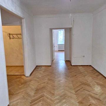 оренда 2 кім.квартири Дж.Маккейна,10, м. ЛИБІДСЬКА