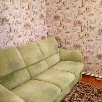 Здається 2кімнатна квартира 5/5поверхового будинку.