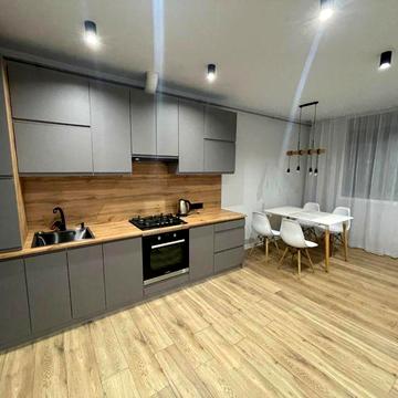 Оренда просторної 2-к квартири в ЖК Стожари