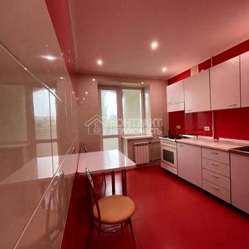 Москалівська вул. (Жовтневої Революції), 5