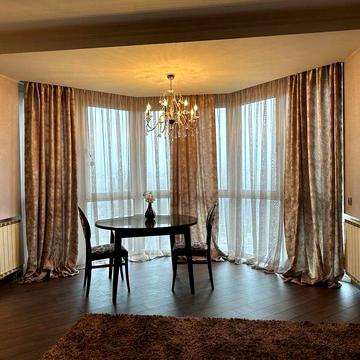 Оренда сучасної квартири Волинська є генератор