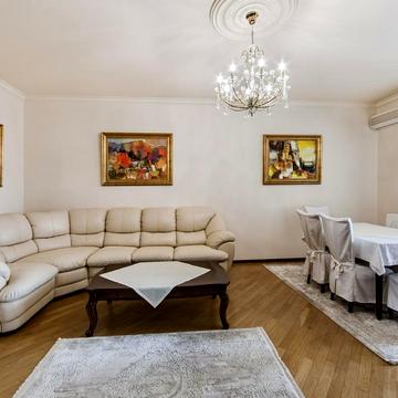 Старонаводницька вул., 13