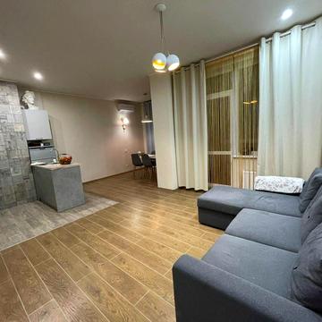 Базарна вул., 5