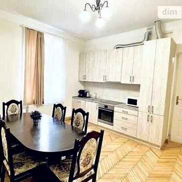 Оренда просторої 3 кімнатної квартири в центрі Львова вул Коперника