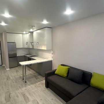 Європейського Союзу просп. (Правди), 41-Е