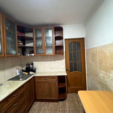 продаж трьохкімнатної квартири Стрийська