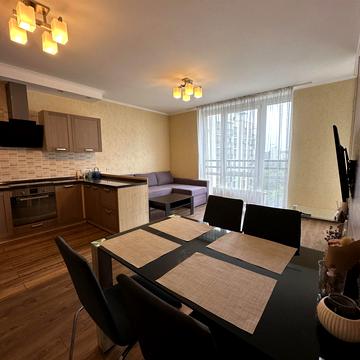 Анатолія Петрицького вул., 19