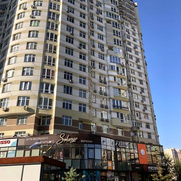 Анни Ахматової вул., 22