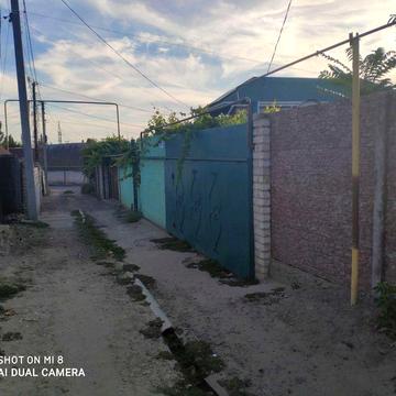 Будинок 4 кімнати + літня кухня + гараж, свій двір, всі комунікації.