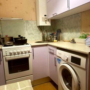 Продам двухкомнатную квартиру в центре