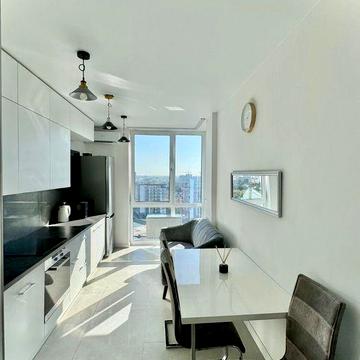 Продаж 1-к,  ЖК Платинум,  Чорновола , Бл.Центр , 40/15/25м2 , 129999$ ЖК Платинум