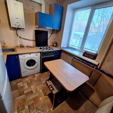 1 к кв Вишенька Космонавтів Вільна