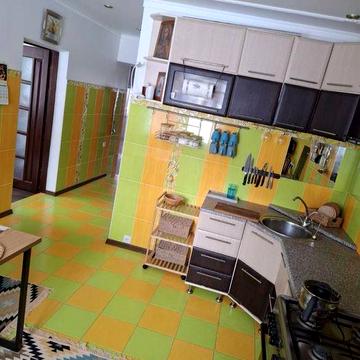 Продається 3 кімнатна квартира .