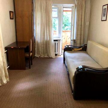 Верхогляда 10а  2\5эт, 34/17/7 метро Звіринецька - 5 хв