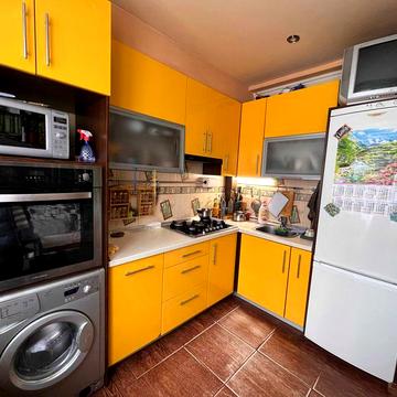 Продам 2-х комнатную квартиру по пр. Науки, 54