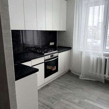 2 кімнатна квартира Златопольська 50