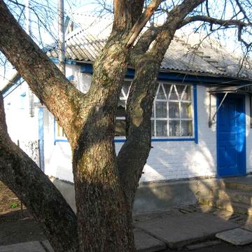 Будинок для проживання 4 кімнати, з садибою для ведення господарства