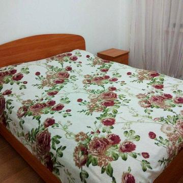 Здам 1  кімнатну кв в центрі на любий термін