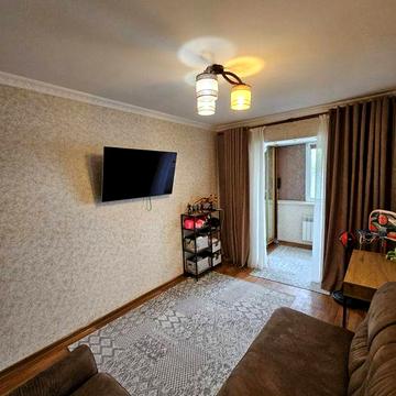 Продаж 2к квартири Херсонське шосе на 2 поверсі з 10