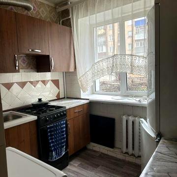 Здам 2 кв центр міста  соборна військовим