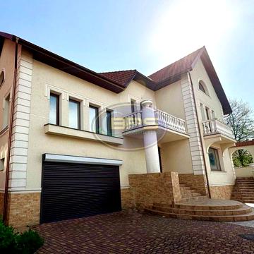 Будинок з терасою у Київському районі