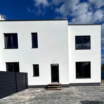 Квартира /таунхаус/ будинок  поруч центру міста , ЄОселя