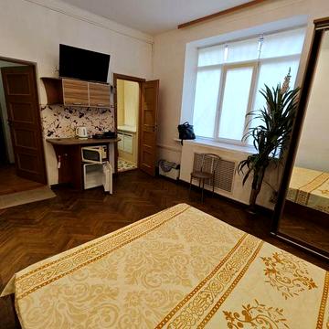 Оренда. Звільнилася  гостинка Центр метро Арх.Бекетова