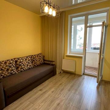 Однокімнатна квартира з ремонтом на Таїрова