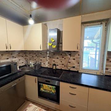 Продам частину будинку на Олега Антонова( Максима Шимка)