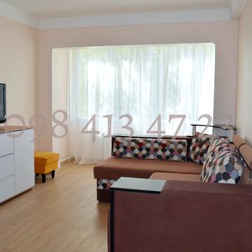 Академіка Булаховського вул., 28-Б