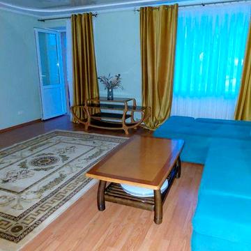 Простора квартира в центрі (100м від площі) Окремий вхід з пандусом